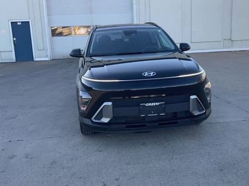 Used 2025 Hyundai Kona SEL image 3