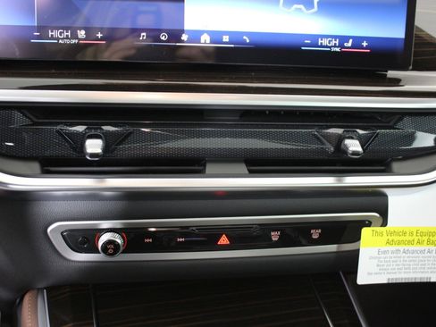 New 2026 BMW X5 xDrive50e w/ Climate Comfort Package image 18