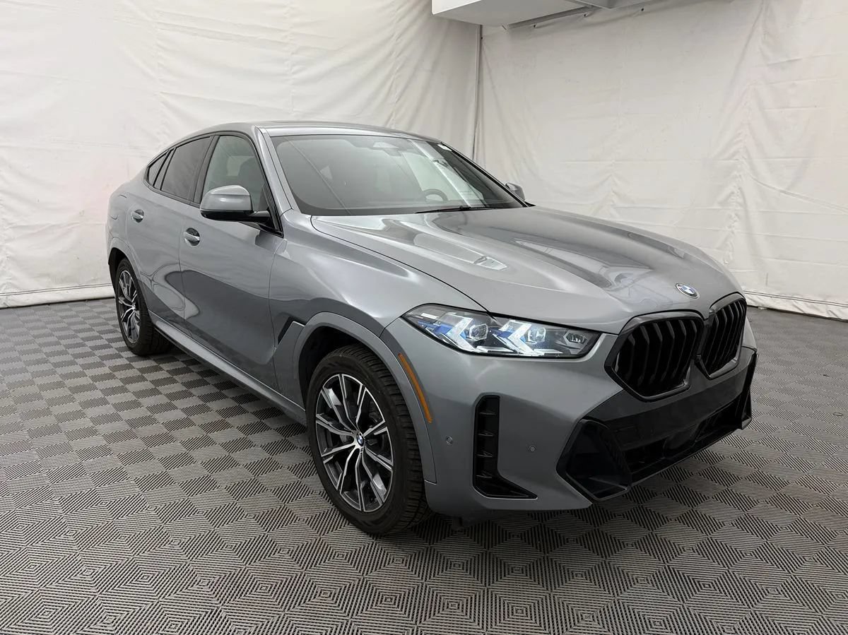 Used 2025 BMW X6 xDrive40i AWD/4WD image 4