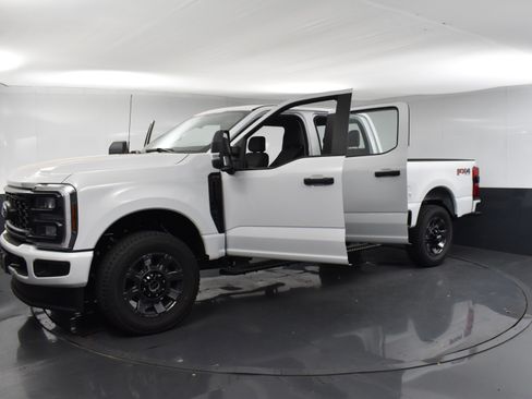 Used 2024 Ford F250 XL w/ STX Appearance Package image 27