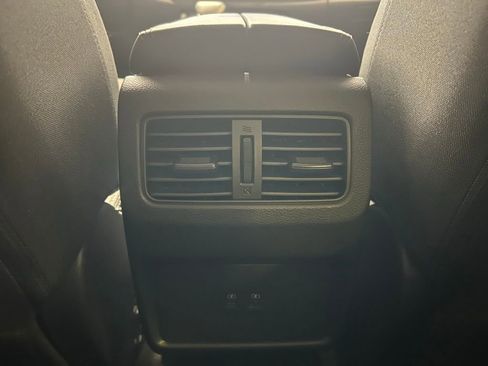 Used 2023 Nissan Rogue SV image 19