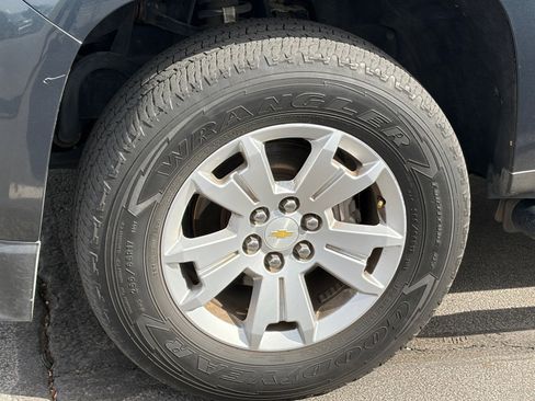 Used 2020 Chevrolet Colorado LT w/ LT Convenience Package image 6
