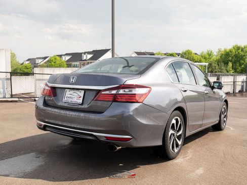 Used 2017 Honda Accord EX image 7