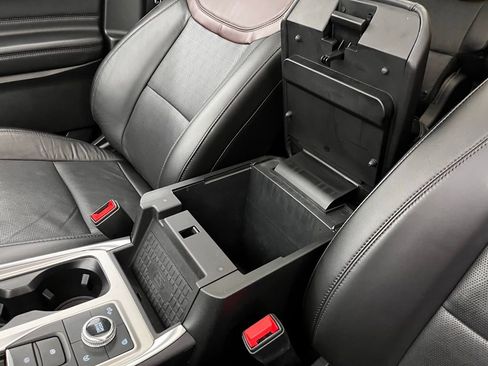 Used 2023 Ford Explorer Platinum w/ Technology Package image 32