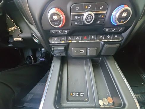 Used 2021 GMC Sierra 2500 Denali w/ Denali Black Diamond Edition AWD/4WD image 25