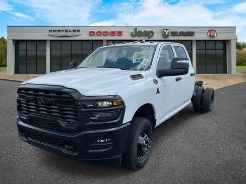 New 2025 RAM 3500 Tradesman image 25