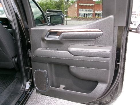 Used 2025 Chevrolet Silverado 1500 LT image 15