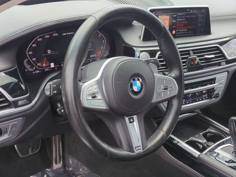 Used 2022 BMW M760i xDrive AWD/4WD image 21