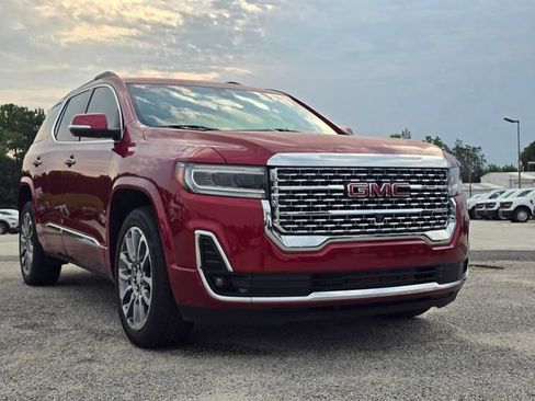 Used 2023 GMC Acadia Denali w/ Denali Ultimate Package FWD image 7