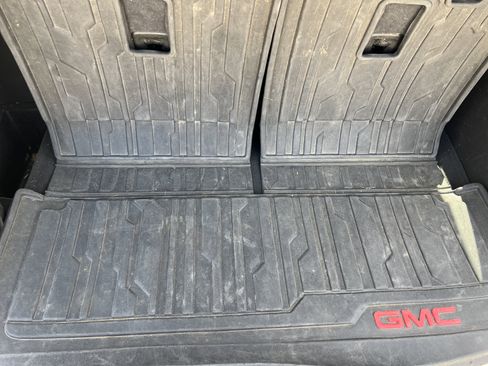 Used 2020 GMC Acadia SLE image 31