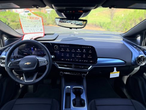 New 2026 Chevrolet Equinox EV LT w/ Convenience Package II image 16