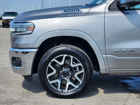 Used 2025 RAM 1500 Laramie AWD/4WD image 9