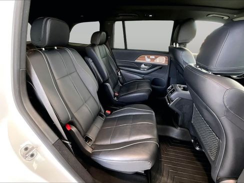 Used 2022 Mercedes-Benz GLS 450 4MATIC image 21