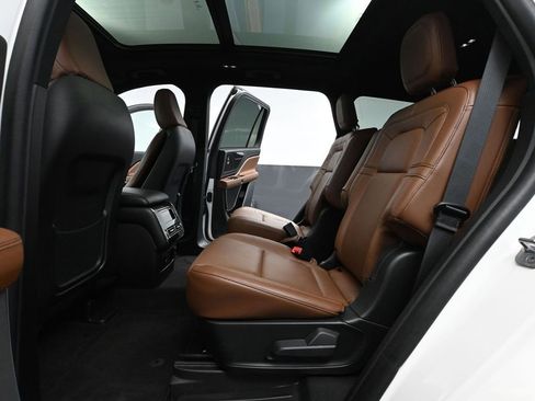 Used 2023 Lincoln Aviator Reserve image 41