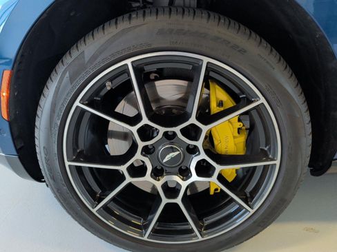 Used 2021 Aston Martin DBX AWD/4WD image 10
