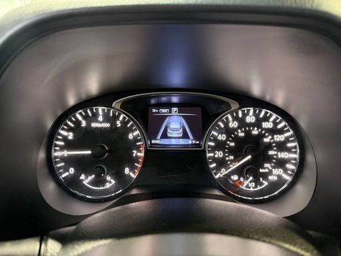 Used 2020 Nissan Pathfinder SL AWD/4WD image 10