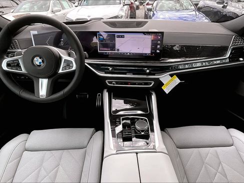New 2026 BMW X6 xDrive40i w/ Premium Package image 5
