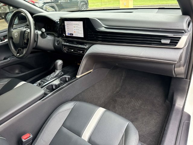 Used 2025 Toyota Camry SE FWD image 14