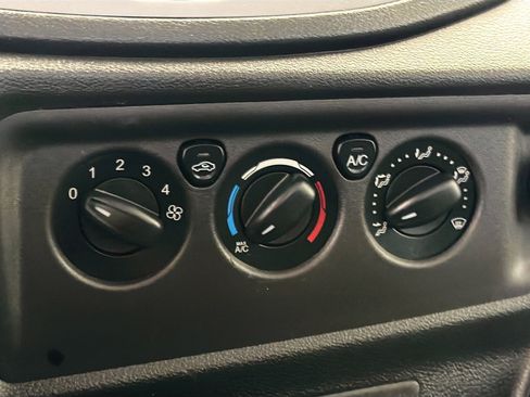 Used 2019 Ford Transit 350 XLT image 10