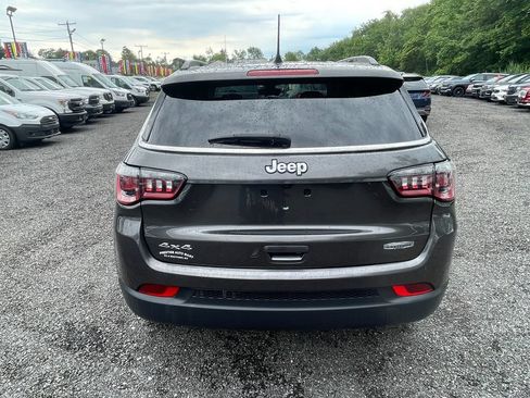Used 2018 Jeep Compass Latitude w/ Popular Equipment Group AWD/4WD image 6