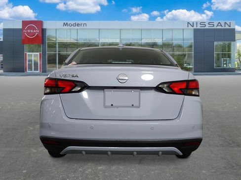 New 2025 Nissan Versa SV w/ Trunk Package FWD image 4
