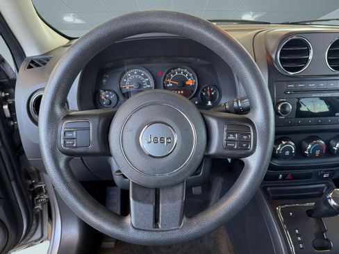 Used 2015 Jeep Patriot Sport w/ Power Value Group FWD image 17