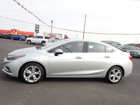 Used 2017 Chevrolet Cruze Premier image 1