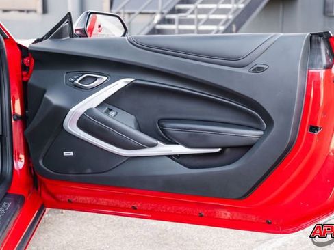 Used 2019 Chevrolet Camaro SS image 67