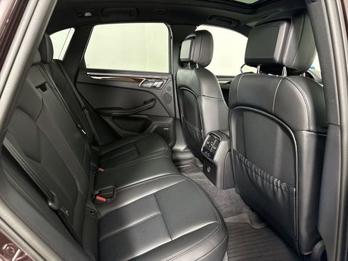 Certified 2024 Porsche Macan S AWD/4WD image 24