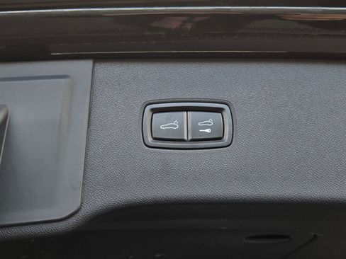 Used 2024 Porsche Cayenne image 28