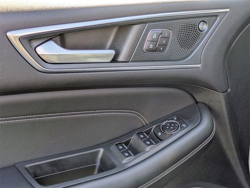 Used 2024 Ford Edge Titanium image 16