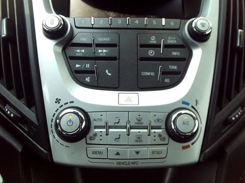 Used 2017 Chevrolet Equinox LT w/ Sport Edition FWD image 12
