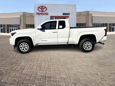 New 2025 Toyota Tacoma SR5 image 3