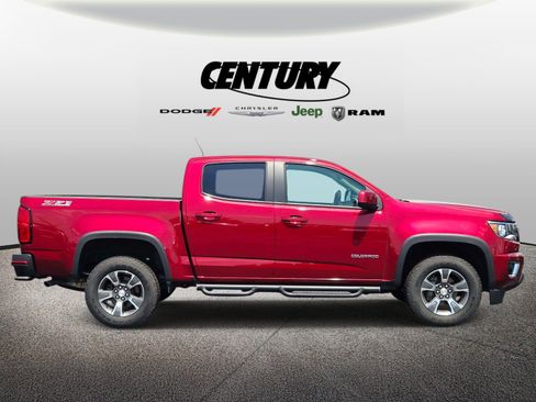 Used 2019 Chevrolet Colorado Z71 AWD/4WD image 2