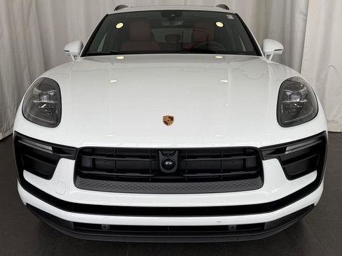 New 2026 Porsche Macan image 6