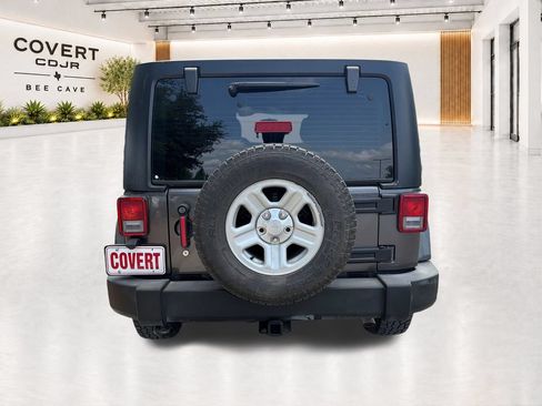 Used 2017 Jeep Wrangler Unlimited Sport w/ Max Tow Package AWD/4WD image 10