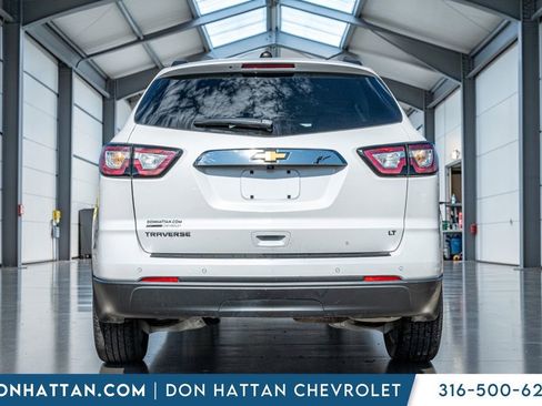 Used 2017 Chevrolet Traverse LT w/ Style and Technology Package image 29