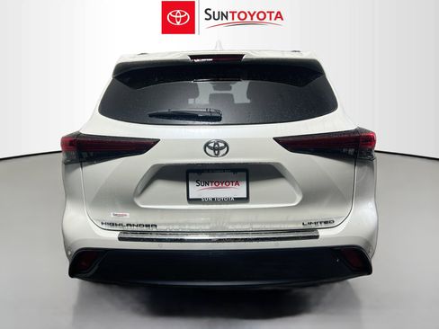 Used 2020 Toyota Highlander Limited FWD image 5