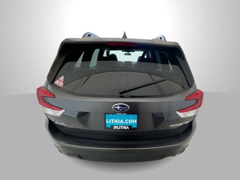 Used 2022 Subaru Forester Premium AWD/4WD image 7