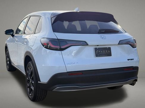 Used 2023 Honda HR-V Sport image 3