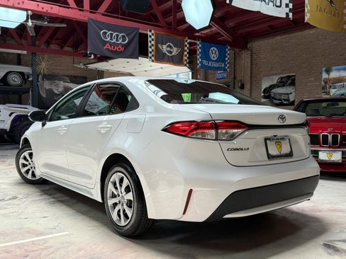 Used 2022 Toyota Corolla LE FWD image 6