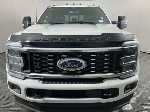 Used 2025 Ford F450 Platinum w/ FX4 Off-Road Package image 2