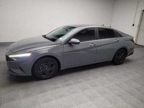 Used 2022 Hyundai Elantra SEL FWD image 2