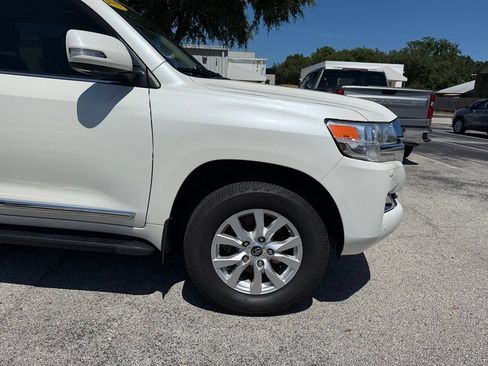 Used 2019 Toyota Land Cruiser w/ Four Season Floor Mat Package AWD/4WD image 13