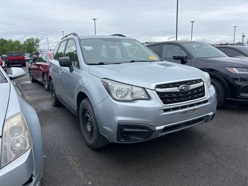 Used 2017 Subaru Forester 2.5i w/ Alloy Wheel Package AWD/4WD image 3