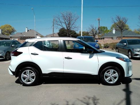 Used 2024 Nissan Kicks S image 5