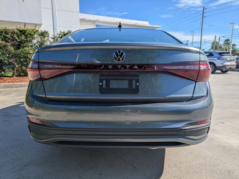 Certified 2025 Volkswagen Jetta Sport FWD image 5