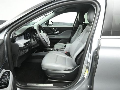 Certified 2022 Lincoln Corsair AWD w/ Equipment Group 101A image 10