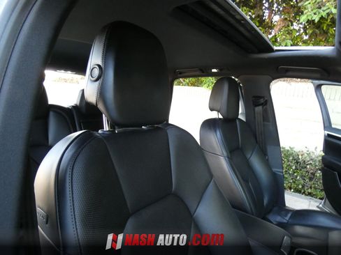 Used 2018 Porsche Cayenne AWD/4WD image 30