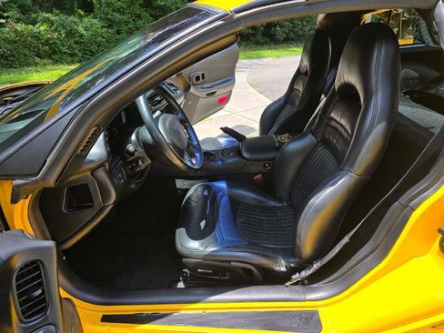 Used 2000 Chevrolet Corvette Coupe w/ Memory Pkg image 30